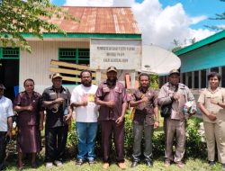 Kegiatan Hering Kelompok 5 DPRK Nabire di Distrik Uwapa, Balai Kampung Topo