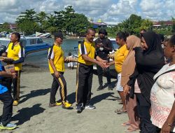 Kapolda Papua Tengah Pimpin Aksi Bersih Pantai dan Baksos di Morgo: Wujud Dukungan untuk Papua Tengah yang Bersih dan Inspiratif